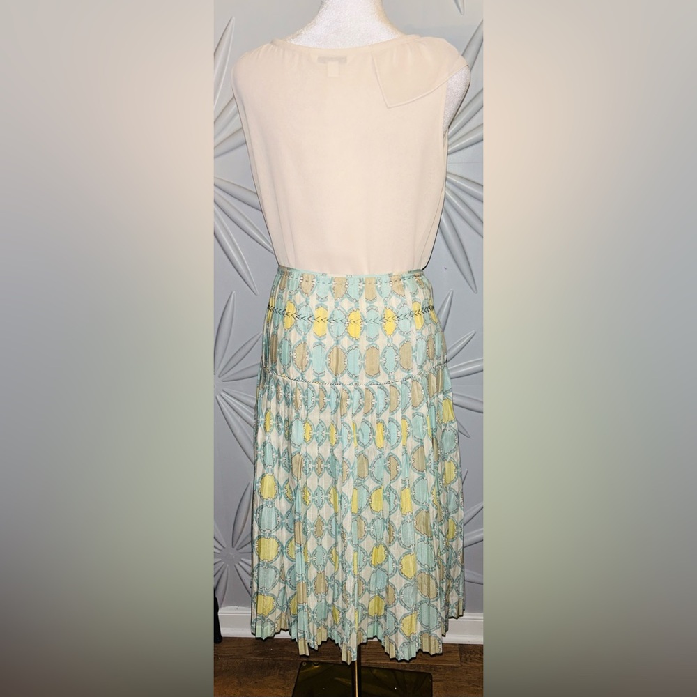 EUC David Meister SZ 4 gold/blue/yellow/white pleated skirt/waist 32” - Picture 3 of 8
